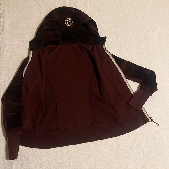 Lululemon zip up hoodie size small - Picture 5 of 8